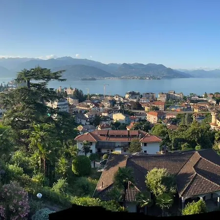 La Contea Panoramica 130 Mq Parking Free Lägenhet Stresa